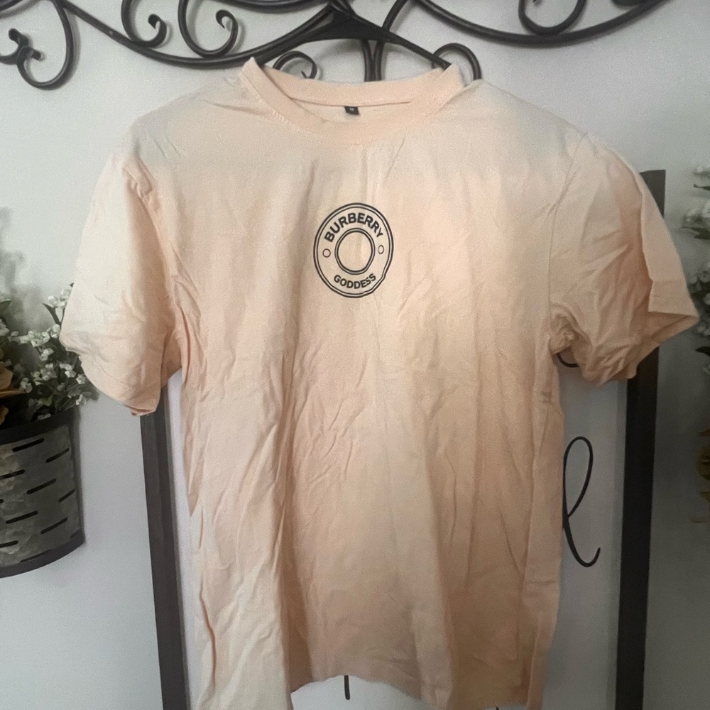Burberry Cream Short Sleeve Tee Size Medium